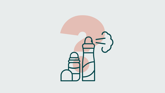 dibujo de antitranspirante y desodorante sobre un signo de pregunta rosado